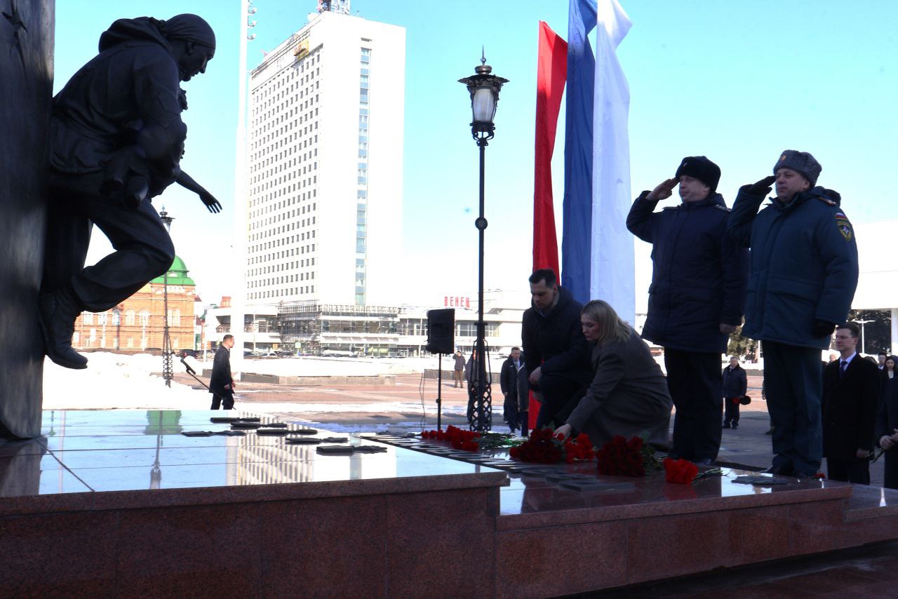 Ульяновцы почтили память Героя России Дмитрия Разумовского Ульяновцы почтили память Героя России Дмитрия Разумовского