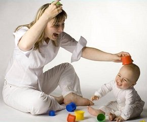 Почему няня – лучше бабушки: мнения родителей