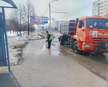 В Ульяновске городские службы после зимы приводят в порядок дорожную инфраструктуру