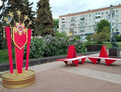 Ко Дню Победы улицы Ульяновска украсят больше 43 тысяч тюльпанов Ко Дню Победы улицы Ульяновска украсят больше 43 тысяч тюльпанов