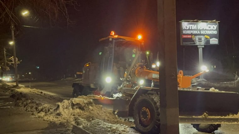 В воскресенье в Ульяновске продолжался весенний комплекс дорожных работ В воскресенье в Ульяновске продолжался весенний комплекс дорожных работ