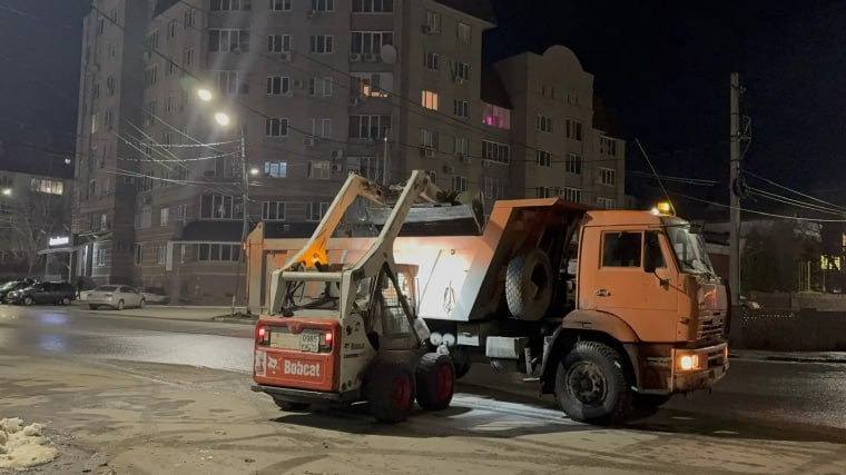 В воскресенье в Ульяновске продолжался весенний комплекс дорожных работ В воскресенье в Ульяновске продолжался весенний комплекс дорожных работ