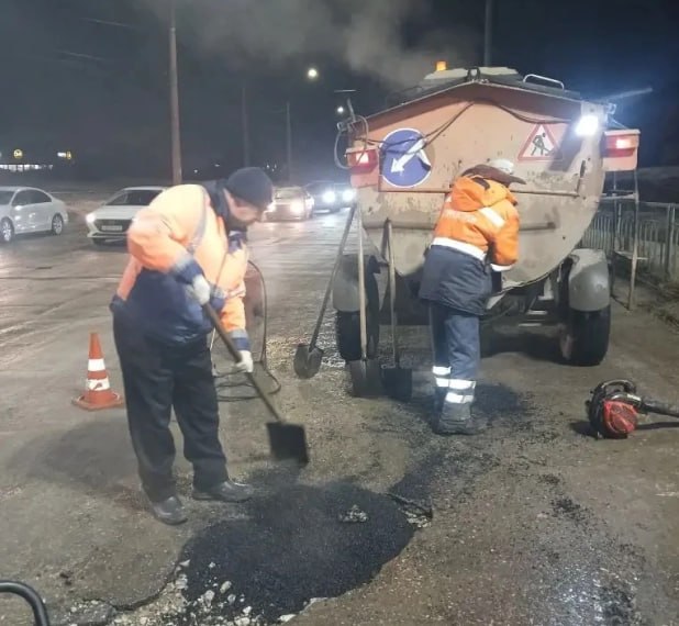 В воскресенье в Ульяновске продолжался весенний комплекс дорожных работ В воскресенье в Ульяновске продолжался весенний комплекс дорожных работ