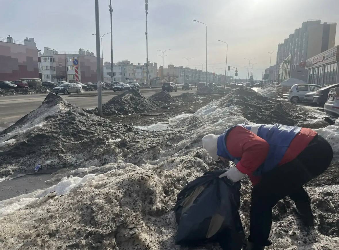Сегодня на территории Засвияжского района по инициативе Главы города Александра Егоровича Болдакина проходит санитарная пятница, в которой принимают участие сотрудники администрации Засвияжского района и все неравнодушные... Сегодня на территории Засвияжского района по инициативе Главы города Александра Егоровича Болдакина проходит санитарная пятница, в которой принимают участие сотрудники администрации Засвияжского района и все неравнодушные...