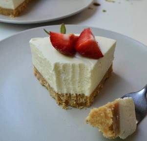 Легкий сливочный чизкейк с белым шоколадом без выпечки и желатина