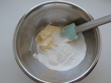 Эффектная выпечка, которая удивляет: откройте секрет новогодних шишек