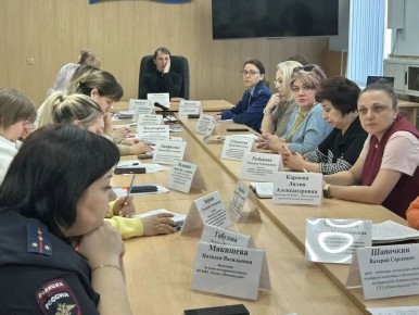 Помощник прокурора Новоспасского района Екатерина Шундикова приняла участие в заседании комиссии по делам несовершеннолетних и защите их прав при администрации МО "Новоспасский район"