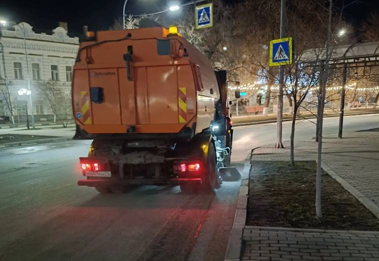 В последний день марта в Ульяновске ремонтировали семь дорог В последний день марта в Ульяновске ремонтировали семь дорог