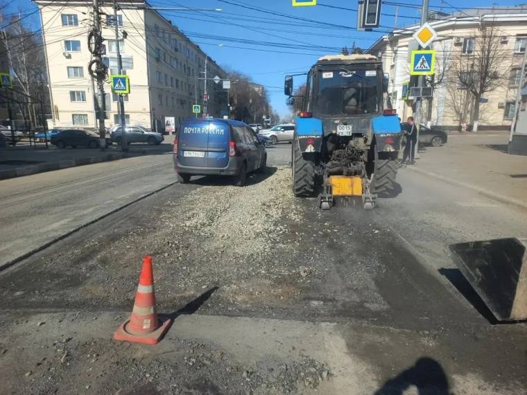 В последний день марта в Ульяновске ремонтировали семь дорог В последний день марта в Ульяновске ремонтировали семь дорог