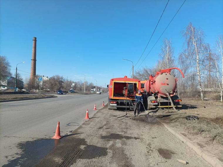 В последний день марта в Ульяновске ремонтировали семь дорог В последний день марта в Ульяновске ремонтировали семь дорог
