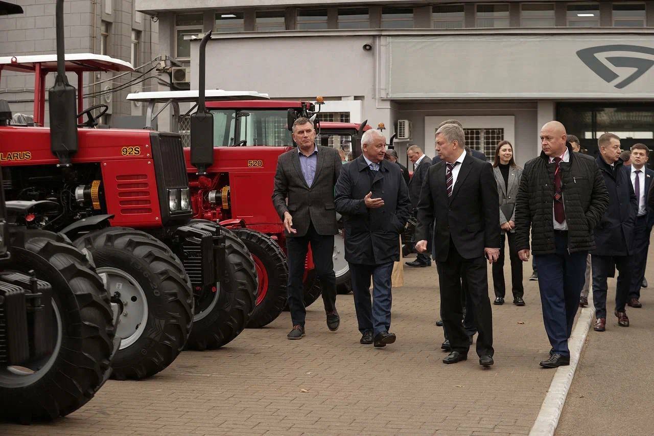 Алексей Русских: Друзья, сегодня День единения народов России и Беларуси Алексей Русских: Друзья, сегодня День единения народов России и Беларуси