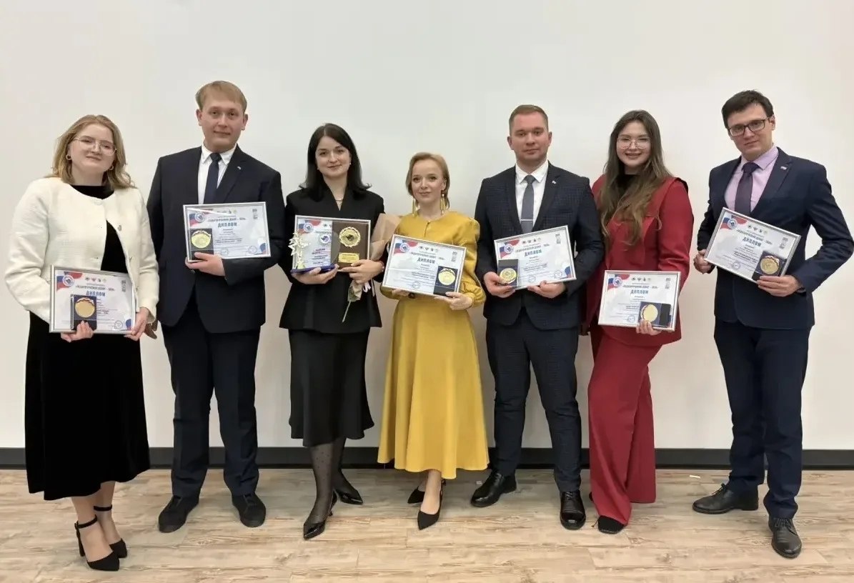 Педагог-психолог Новоспасской школы №1 Анна Суркова стала абсолютным победителем всероссийского конкурса «Педагогический дебют» Педагог-психолог Новоспасской школы №1 Анна Суркова стала абсолютным победителем всероссийского конкурса «Педагогический дебют»