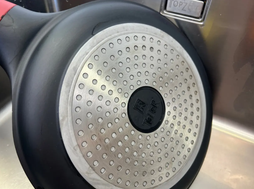 Секреты блестящей сковороды: как избавиться от нагара раз и навсегда