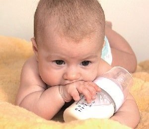 Искусственное вскармливание: что важно знать молодым родителям