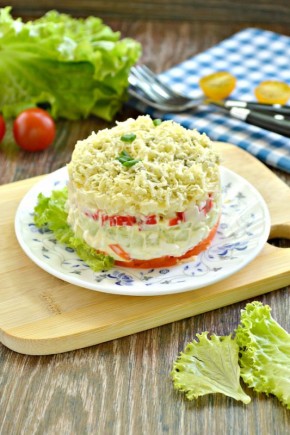 Непревзойденные салаты для вашего праздничного стола: «Мимоза» и «Крабовый»