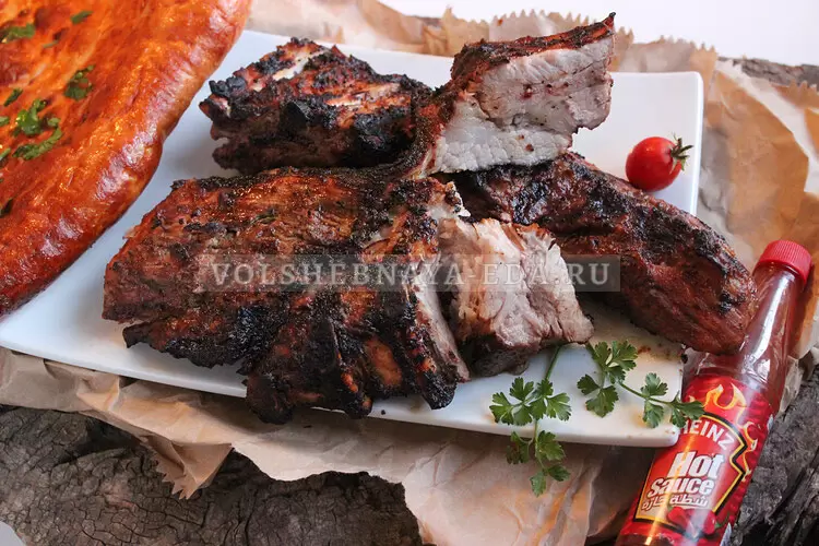 Секреты сочных свиных ребрышек барбекю