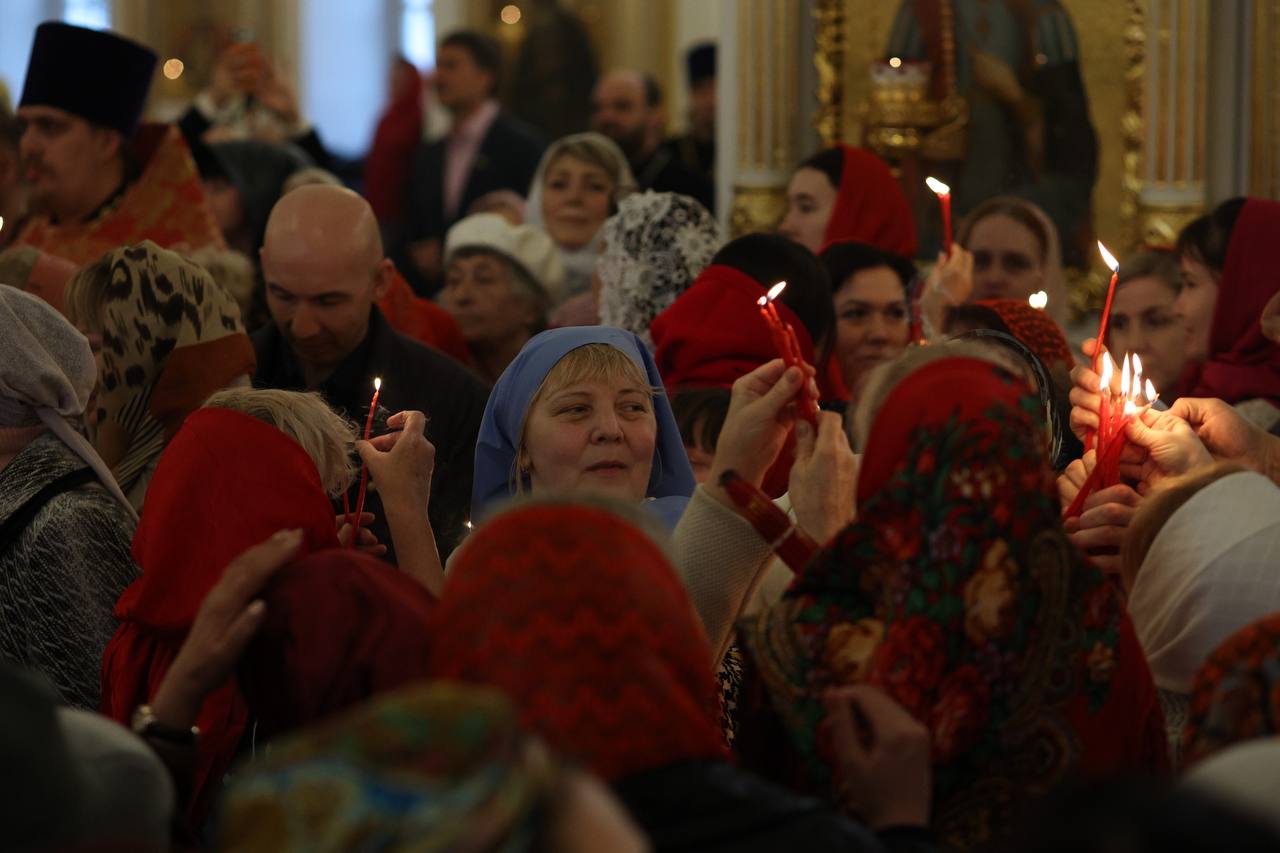 Алексей Русских: Встретили Благодатный огонь вместе с прихожанами Спасо-Вознесенского кафедрального собора Алексей Русских: Встретили Благодатный огонь вместе с прихожанами Спасо-Вознесенского кафедрального собора