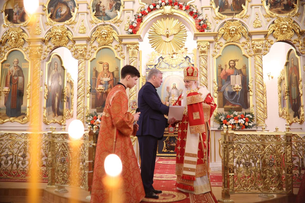 Алексей Русских: Встретили Благодатный огонь вместе с прихожанами Спасо-Вознесенского кафедрального собора Алексей Русских: Встретили Благодатный огонь вместе с прихожанами Спасо-Вознесенского кафедрального собора