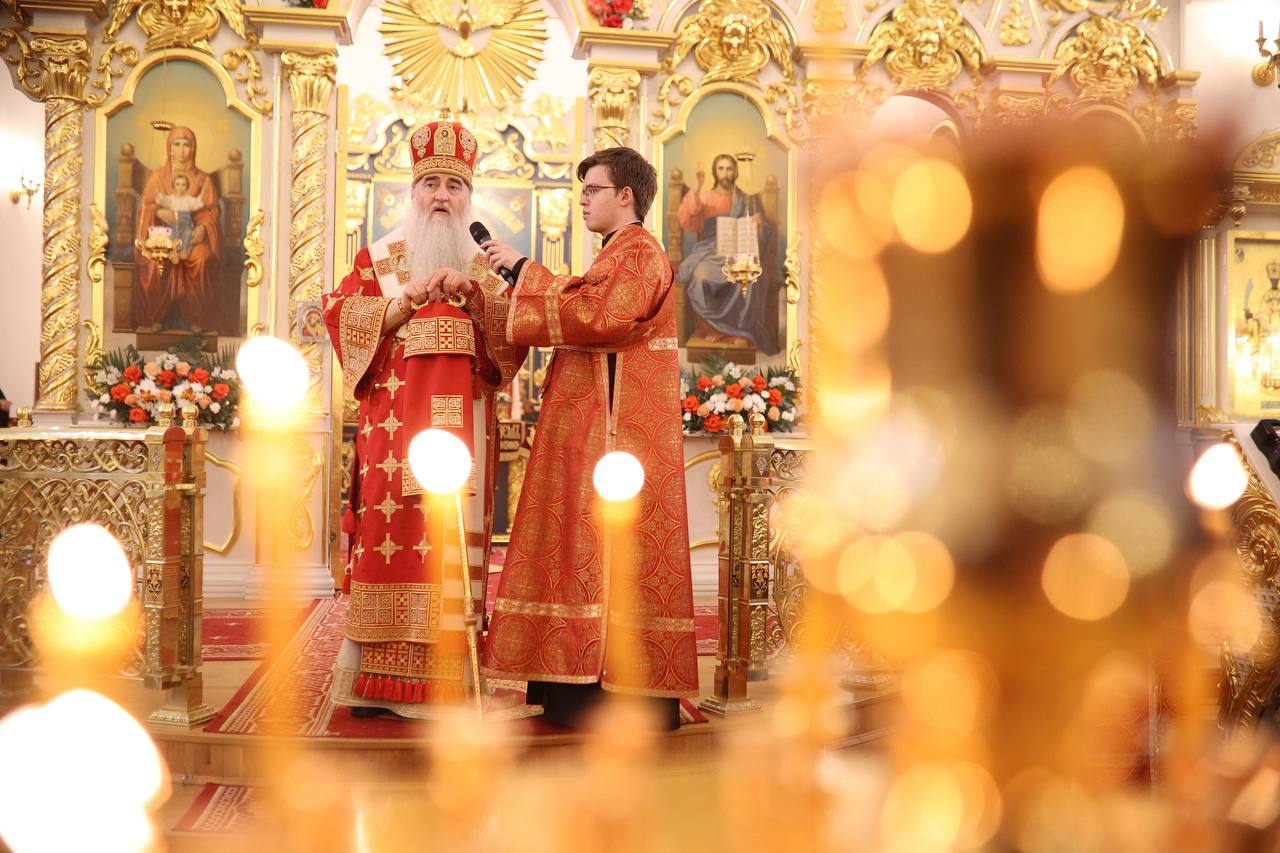 Алексей Русских: Встретили Благодатный огонь вместе с прихожанами Спасо-Вознесенского кафедрального собора Алексей Русских: Встретили Благодатный огонь вместе с прихожанами Спасо-Вознесенского кафедрального собора