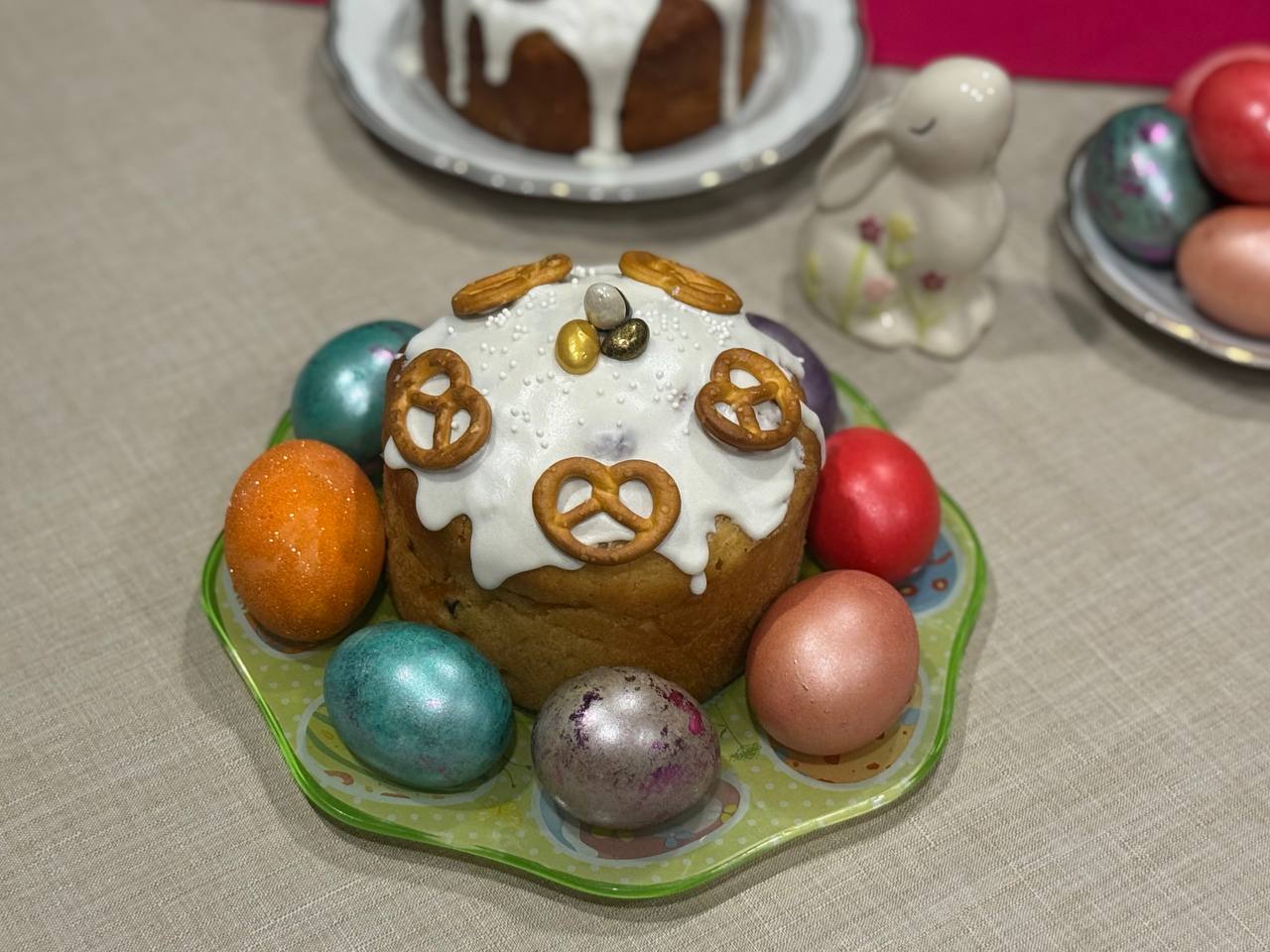 Алексей Русских: Друзья, со Святой Пасхой! Христос Воскрес! От всей души желаю вам и вашим семьям крепкого здоровья, светлой радости и благодати!