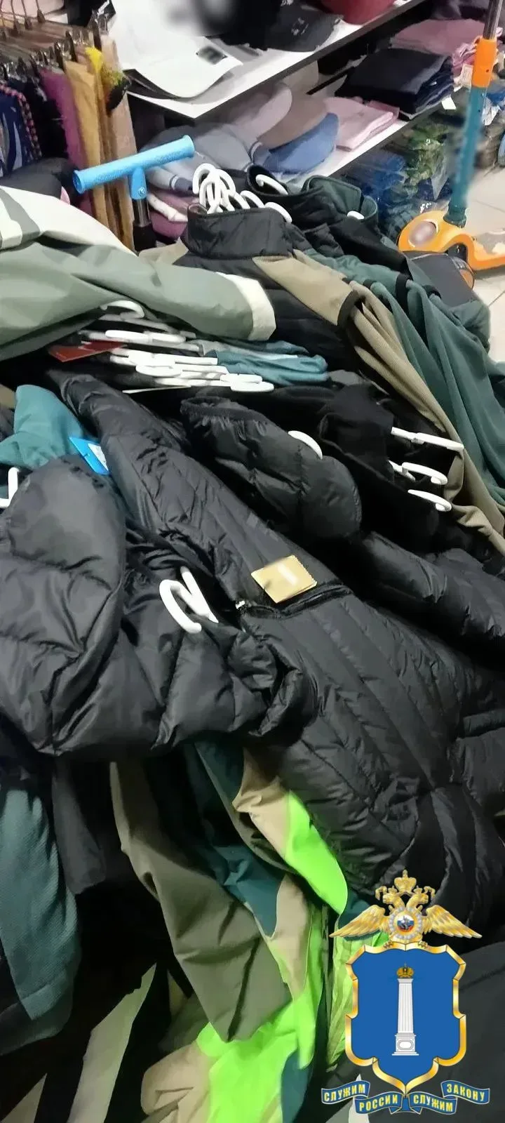 Ульяновские полицейские нашли контрафакт на полмиллиона Ульяновские полицейские нашли контрафакт на полмиллиона