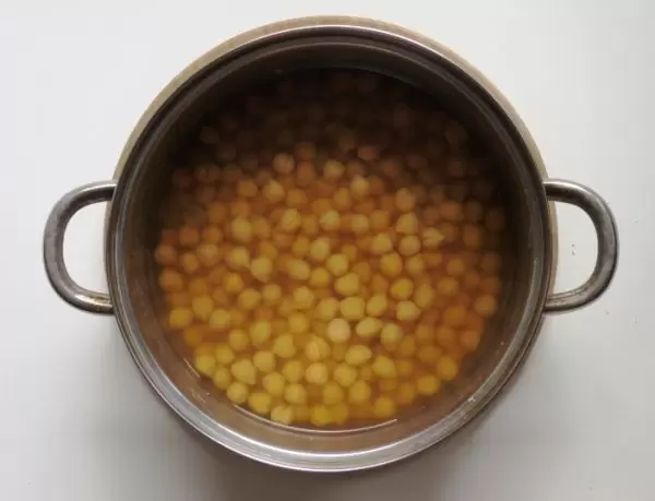 Как питание влияет на отеки: неожиданные факты