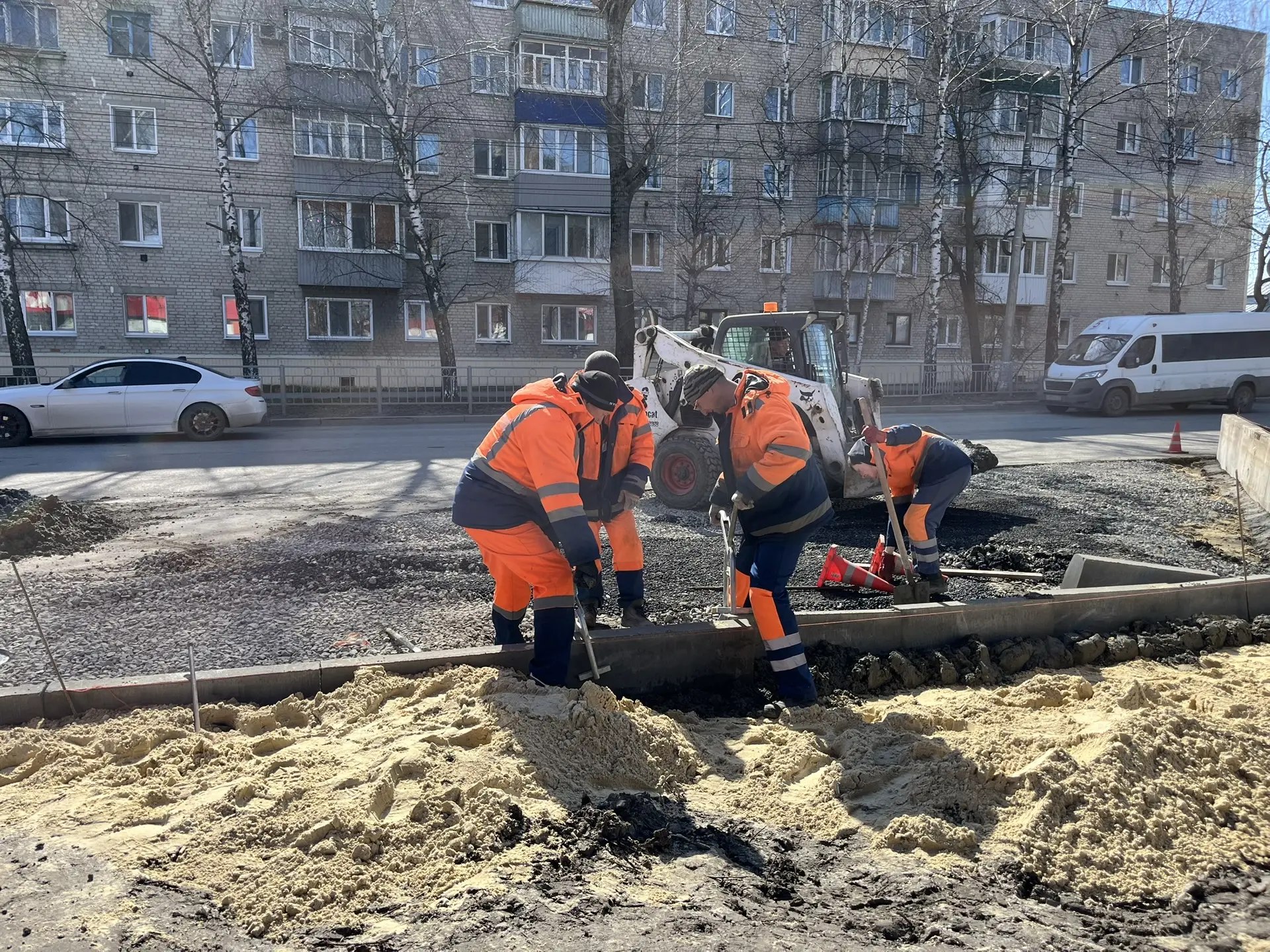 Зв сутки ульяновский «Дорремстрой» отремонтировал 14 участков улиц По поручению главы города Александра Болдакина увеличиваются темпы ремонта дорог карточно-ямочным и струйно-инъекционным способами. Перед дорожниками стоит... Зв сутки ульяновский «Дорремстрой» отремонтировал 14 участков улиц По поручению главы города Александра Болдакина увеличиваются темпы ремонта дорог карточно-ямочным и струйно-инъекционным способами. Перед дорожниками стоит...
