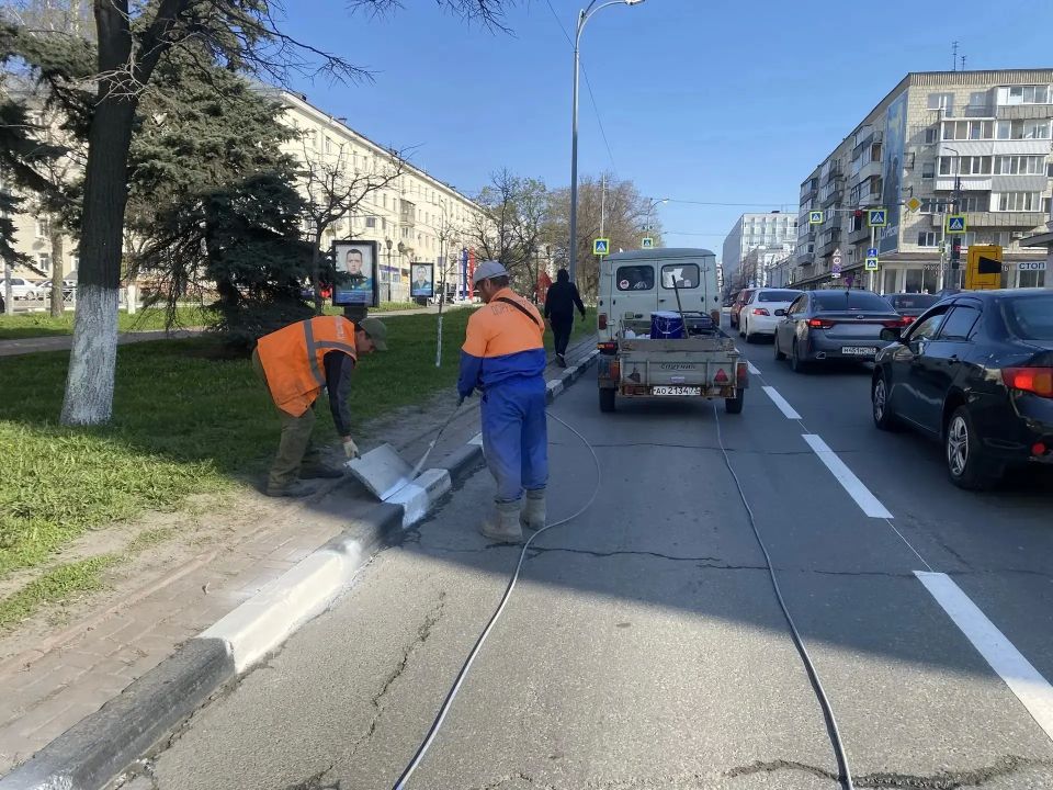 В Ульяновске за минувшие сутки отремонтировали 17 участков улиц на площади 1400 кв. м В Ульяновске за минувшие сутки отремонтировали 17 участков улиц на площади 1400 кв. м
