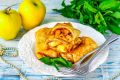 Нежные блины с яблоками: просто, вкусно и по-новому
