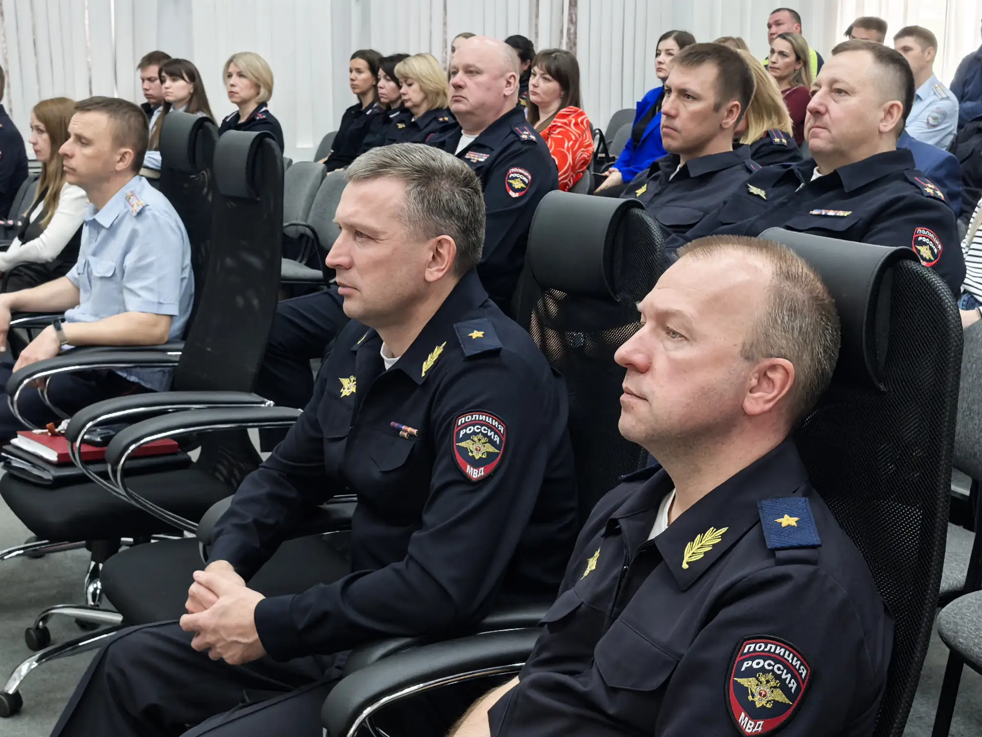 Для ульяновских полицейских прошла встреча с настоятелем прихода храма во имя Космы и Дамиана протоиереем Олегом Кропочевым