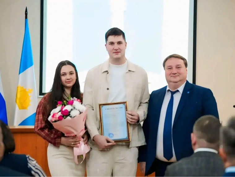 Ещё одна молодая ульяновская семья получила сертификат на улучшение жилищных условий