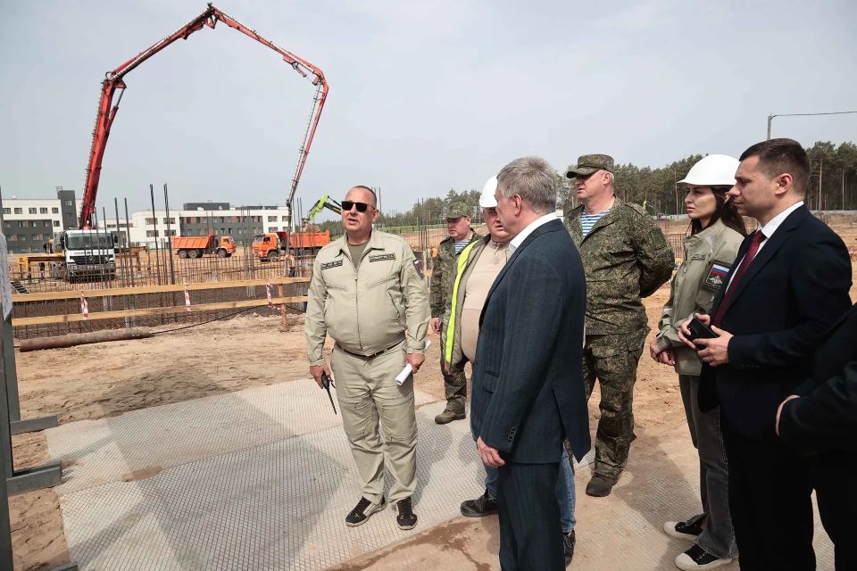 Алексей Русских: Благодаря поддержке Минобороны России в регионе приступили к развитию инфраструктуры для военнослужащих 104 гвардейской десантно-штурмовой дивизии ВДВ Алексей Русских: Благодаря поддержке Минобороны России в регионе приступили к развитию инфраструктуры для военнослужащих 104 гвардейской десантно-штурмовой дивизии ВДВ