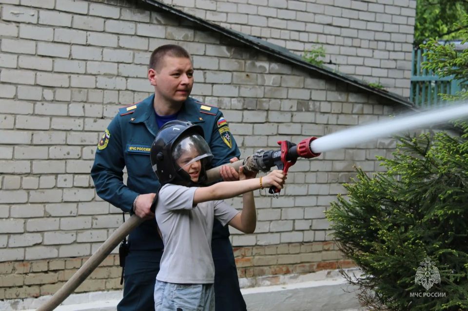 Димитровградские огнеборцы провели пожарную эстафету в социально-реабилитационном центре Димитровградские огнеборцы провели пожарную эстафету в социально-реабилитационном центре