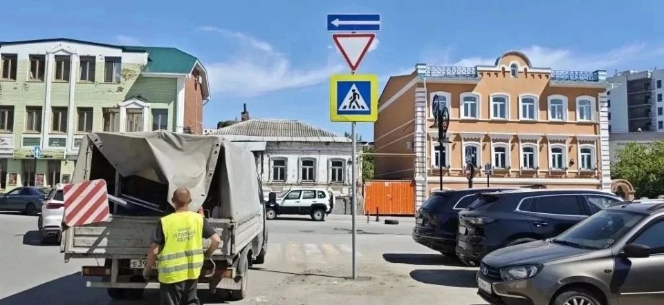 За сутки в Ульяновске отремонтировали участки 13-ти улиц За сутки в Ульяновске отремонтировали участки 13-ти улиц