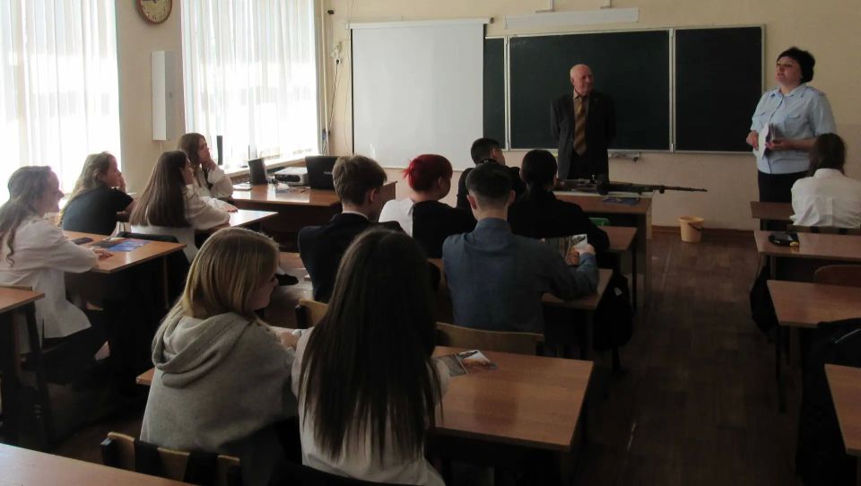 В Ульяновской области полицейские и общественники провели для школьников познавательные уроки В Ульяновской области полицейские и общественники провели для школьников познавательные уроки