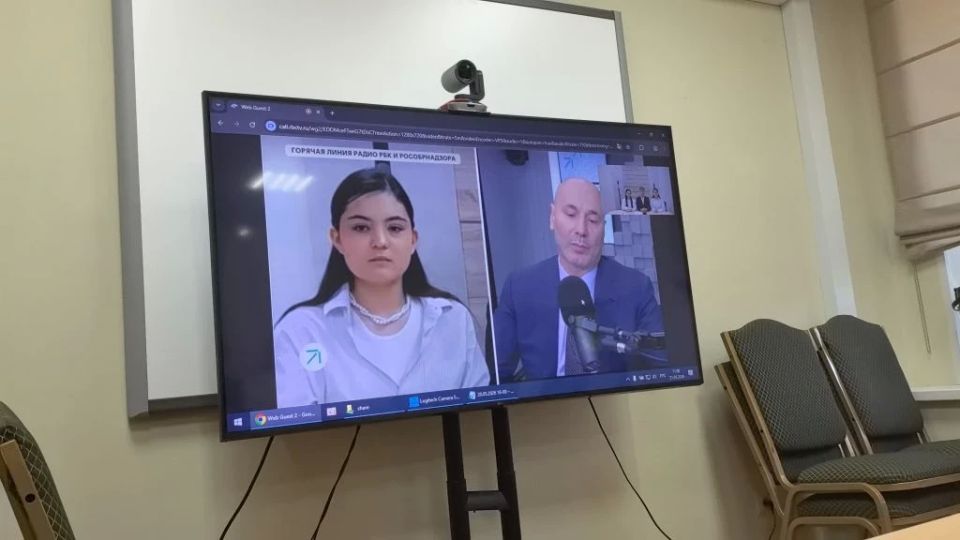 Ульяновские выпускники школ задали вопросы руководителю Рособрнадзора Анзору Музаеву в ходе горячей линии Ульяновские выпускники школ задали вопросы руководителю Рособрнадзора Анзору Музаеву в ходе горячей линии