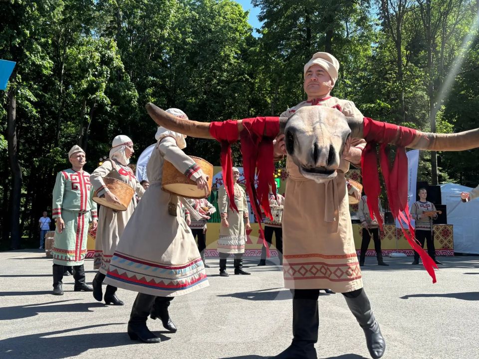 Чувашский праздник окончания посева празднуют сегодня в Ульяновске Чувашский праздник окончания посева празднуют сегодня в Ульяновске