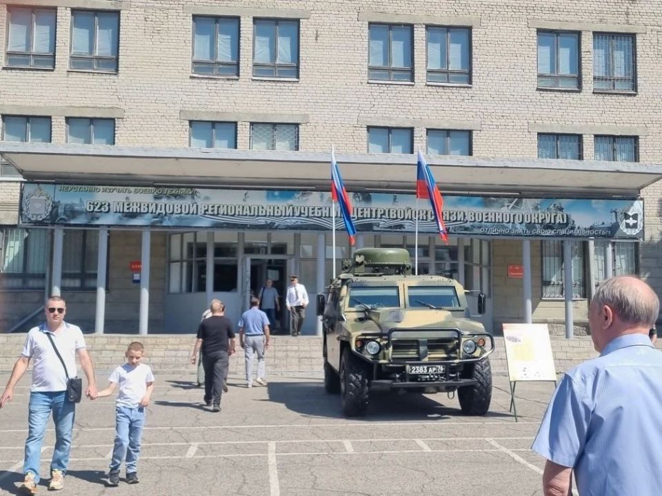 В Ульяновске отметили 90-летие училища связи им. Г.К. Орджоникидзе В Ульяновске отметили 90-летие училища связи им. Г.К. Орджоникидзе