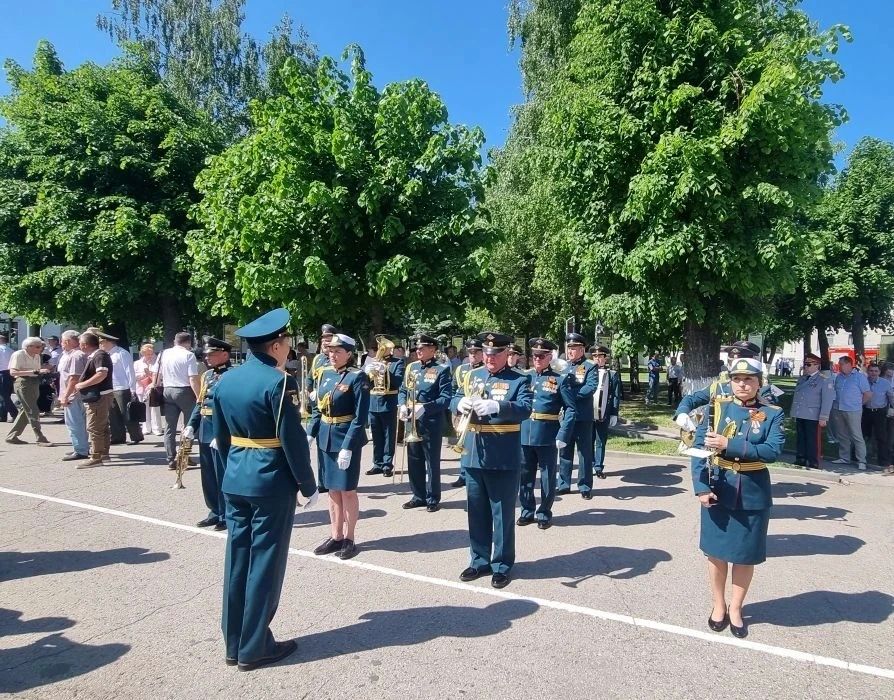 В Ульяновске отметили 90-летие училища связи им. Г.К. Орджоникидзе В Ульяновске отметили 90-летие училища связи им. Г.К. Орджоникидзе