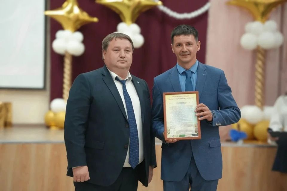 Болдакин в День последних звонков побывал в школе №56