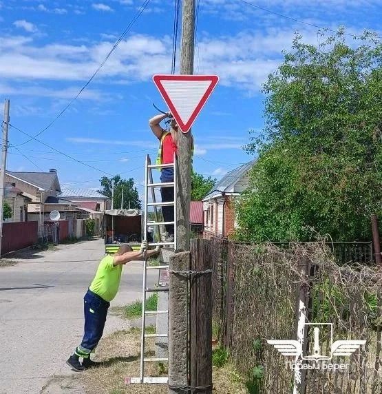 На Мичурина и Бакинской в Ульяновске появились новые дорожные знаки На Мичурина и Бакинской в Ульяновске появились новые дорожные знаки