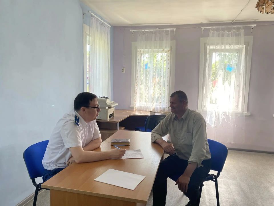 Прокурор Тереньгульского района Павел Пантелеев провел личный прием граждан на базе общественной организации ТОС «Алатырь» с. Михайловка Прокурор Тереньгульского района Павел Пантелеев провел личный прием граждан на базе общественной организации ТОС «Алатырь» с. Михайловка