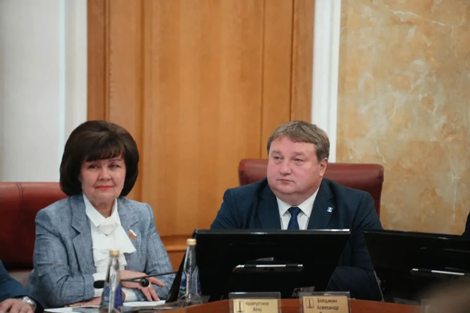 Александр Болдакин: Представил депутатам Ульяновской Городской Думы отчёт о деятельности администрации города за 2025-й год и планы работы на текущий период Александр Болдакин: Представил депутатам Ульяновской Городской Думы отчёт о деятельности администрации города за 2025-й год и планы работы на текущий период