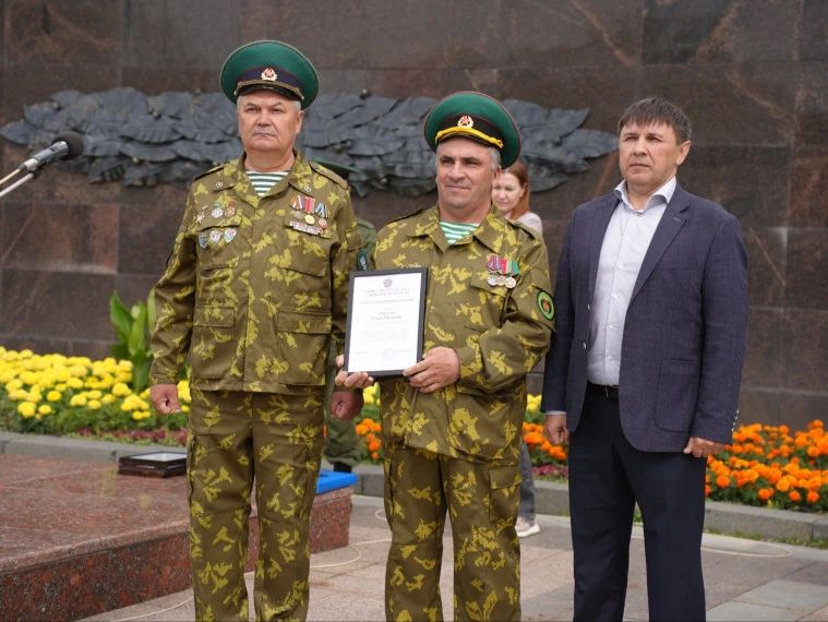 Ульяновск отмечает День пограничника Ульяновск отмечает День пограничника