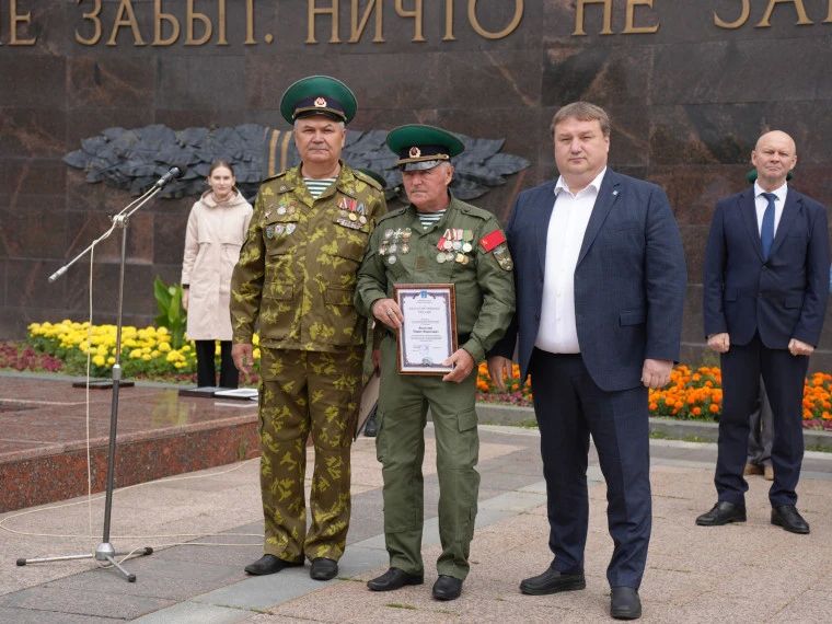 Ульяновск отмечает День пограничника Ульяновск отмечает День пограничника