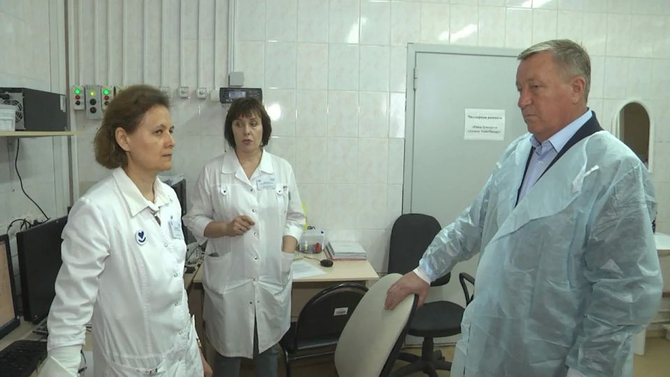 Жизненно важные аппараты вновь в строю — в Ульяновском онкологическом диспансере после недавней поломки возобновили свою работу два врачебных комплекса: линейный ускоритель «Электа» для лечения злокачественных...