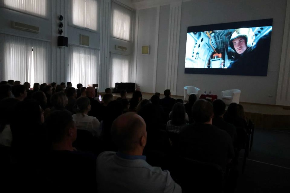 В УМВД России по Ульяновской области прошла творческая встреча с кинопродюсером Юрием Обуховым В УМВД России по Ульяновской области прошла творческая встреча с кинопродюсером Юрием Обуховым