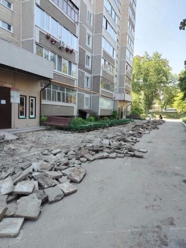 В рамках Губернаторской программы уже благоустроили 32 двора В рамках Губернаторской программы уже благоустроили 32 двора