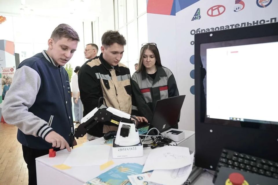Алексей Русских: Ульяновский электромеханический колледж вошел в программу «Профессионалитет» и получит федеральную поддержку на модернизацию