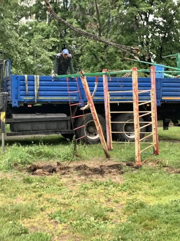 От благоустройства и социальной поддержки до обеспечения безопасности – депутаты находятся в постоянном диалоге с жителями и добиваются результатов От благоустройства и социальной поддержки до обеспечения безопасности – депутаты находятся в постоянном диалоге с жителями и добиваются результатов